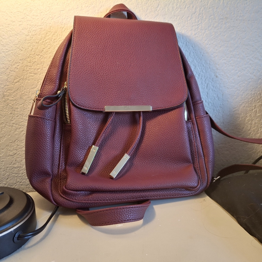 Elegant Burgundy Leather Backpack